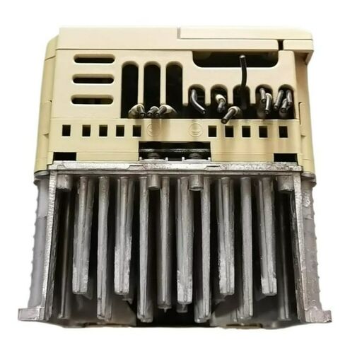 محول التردد CIMR-VB4A0004BBA بحالة جيدة وجودة أصلية in Kuwait