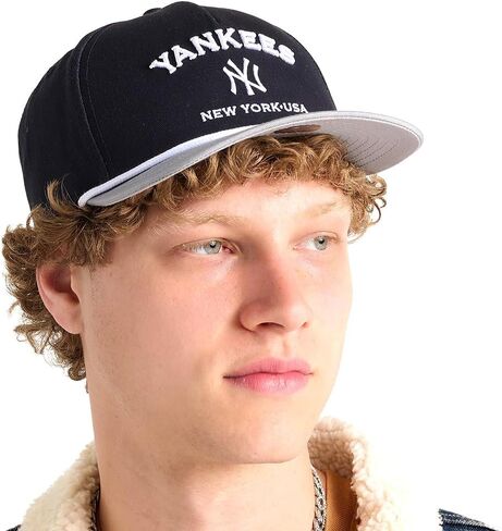 قبعة New Era NY New York Yankees 9FORTY M-Crown Arch Snapback، قبعة قابلة للتعديل باللون الأزرق الداكن والرمادي in Saudi Arabia