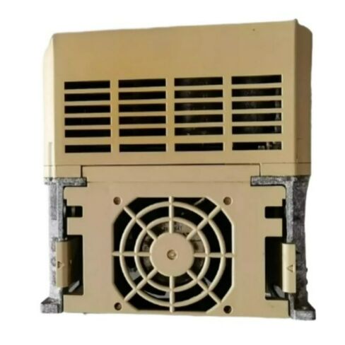 محول التردد CIMR-VB4A0005BBA بحالة جيدة وجودة أصلية in Saudi Arabia
