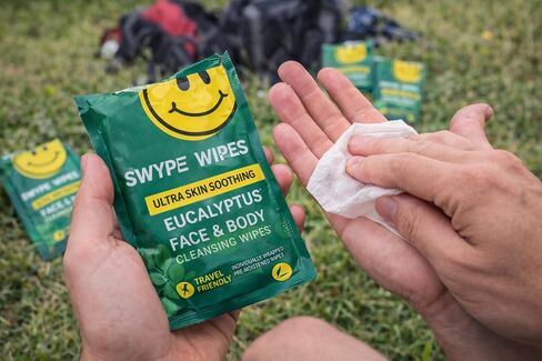 مناديل سوايب المبللة فائقة التلطيف للبشرة والأوكالبتوس لتنظيف الوجه والجسم، تزيل الأوساخ والزيوت والشوائب، خالية من الكحول، مناسبة للسفر، 30 منديلًا مبلّلًا ملفوفًا بشكل فردي in Kuwait