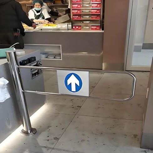 باب مقهى متأرجح فردي مقاس 80 × 100 سم - باب مدخل بمفصلة يسارية للمطاعم والمتاجر، باب متأرجح أنيق لسهولة الوصول والاستخدام الدائم in Kuwait