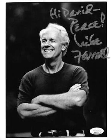 Athlon Sports CTBL-024484 مايك فاريل موقع B&W 8 × 10 بوصة. صورة Hi David- Peace- JSA Hologram No.DD64763 M.A.S.H & B.J. Hunnicutt in Kuwait