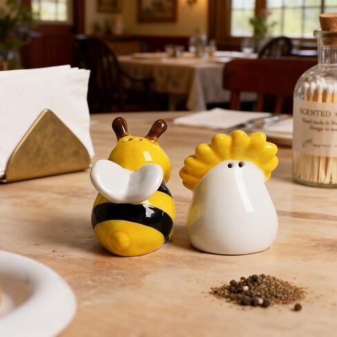 مجموعة هزازات ملح وفلفل عباد الشمس والنحل من سوكوزي، طقم هزازات ملح وفلفل من السيراميك مكون من قطعتين in Kuwait