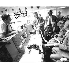Athlon Sports CTBL-024839 ميلتون ويندلر موقع NASA Vintage B&W 8 × 10 بوصة. صورة Maroon Flight Apollo- Skylab- JSA Hologram No.EE62150 in Kuwait
