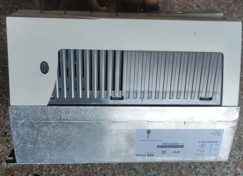 ACS510-01-07A2-4 المنتجات الصناعية لمحول التردد مع ضمان لمدة سنة واحدة في المخزون in Saudi Arabia