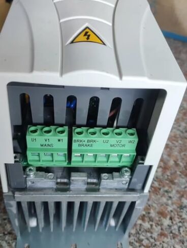 ACS510-01-07A2-4 المنتجات الصناعية لمحول التردد مع ضمان لمدة سنة واحدة في المخزون in Saudi Arabia