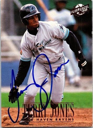 بطاقة بيسبول موقعة من تيري جونز (نيو هيفن رافينز) 1996 Fleer Excel Rookie #155 - بطاقات مبتدئة موقعة من كرة القدم in Kuwait