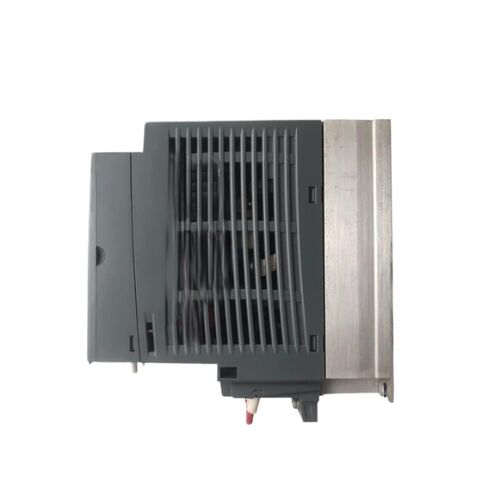 محول التردد ATV303H075N4 في المنتجات الصناعية بحالة جيدة in Saudi Arabia