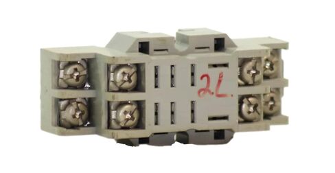 IDEC SH2B-05 RELAY SOCKET, 8PIN, 10A, 300V (10 pieces) in Saudi Arabia