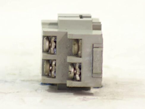 IDEC SH2B-05 RELAY SOCKET, 8PIN, 10A, 300V (10 pieces) in Saudi Arabia
