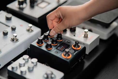 Hotone Verbera NC-200 Convolution Reverb Effects دواسة معالج ثنائي المحرك ستيريو مع 120 IRs، MIDI، USB، Synth، حلقة FX للاستوديو أو المسرح مع حزمة Tonebird in Saudi Arabia
