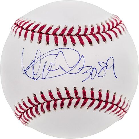 إيشيرو سوزوكي موقعة من M.L.B Baseball Mariners "3089" IS Holo Stock #202070 in Kuwait