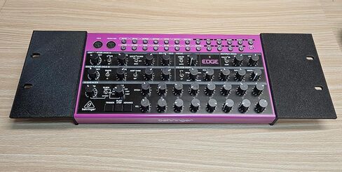 آذان تركيب لحامل استوديو مقاس 19 بوصة تناسب مُركب التوابل Behringer Crave Edge Grind Spice - صنع في الولايات المتحدة الأمريكية in Kuwait