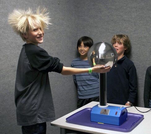 مولد فان دي غراف 325 ك.ف. مع التحكم في الرطوبة in Kuwait