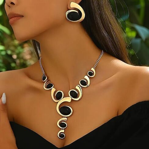 Statement Necklace Earrings Set Gold Chunky Geometric Hammered Pendant Necklace Earrings Retro Irregular Ellipse Extra Large Long Y-Necklace Trendy Party Jewelry Set in Saudi Arabia