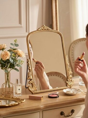 مرآة طاولة ذهبية كبيرة مقاس 16 × 20 بوصة - مرآة زينة بإطار خشبي عتيق مع حامل قابل للطي للمكياج والديكور والهدايا in Kuwait