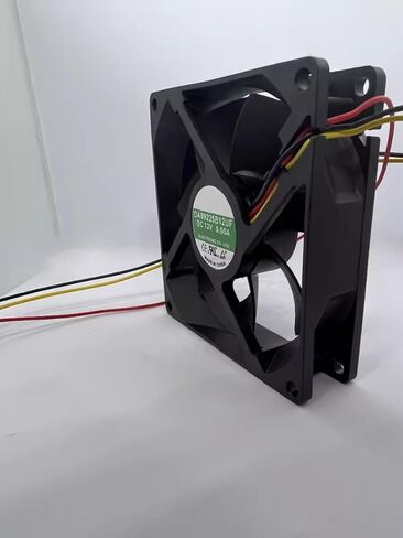 DA09225B12UF DC12V 0.60A 3-سلك العاكس مروحة التبريد 92x92x25mm 92mm in Kuwait
