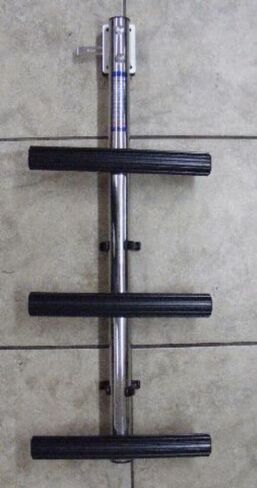 سلم الغوص من الفولاذ المقاوم للصدأ JIF Marine - سلم مركزي من 3 خطوات مع خطوات غير قابلة للانزلاق، دعامة سريعة التحرير، سعة 400 رطل - حامل بزاوية للسباحين والغواصين ذوي المعدات in Kuwait