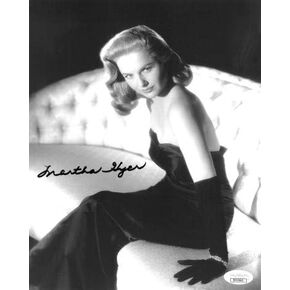 Athlon Sports CTBL-022813 8 × 10 بوصة صورة مارثا هاير موقعة بالأبيض والأسود، صورة ثلاثية الأبعاد JSA رقم DD32849 - على الأريكة in Kuwait