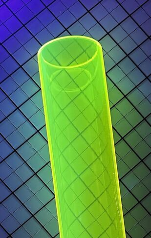 2 "OD x 1 3/4" ID x 24 "أنبوب شبكي من الأكريليك الشفاف الفلوري الأصفر الطويل - قطر بوصتين in Kuwait