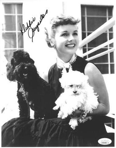 Athlon Sports CTBL-022824 8.5 × 11 بوصة. صورة ديبي رينولدز موقعة بالأبيض والأسود مع الكلاب - صورة ثلاثية الأبعاد JSA رقم DD32827 in Kuwait