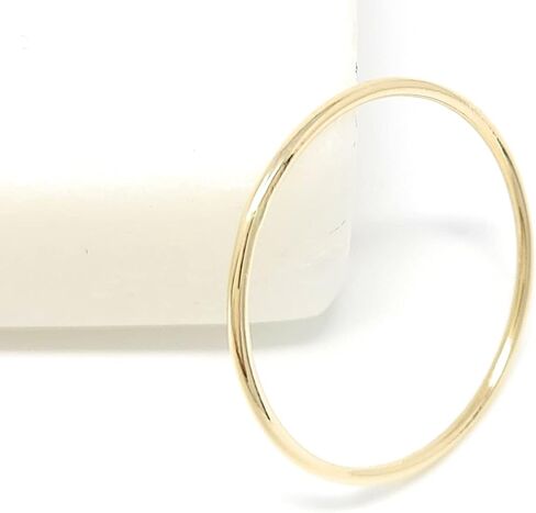 18k Solid Gold Thin Stacking Ring in Saudi Arabia