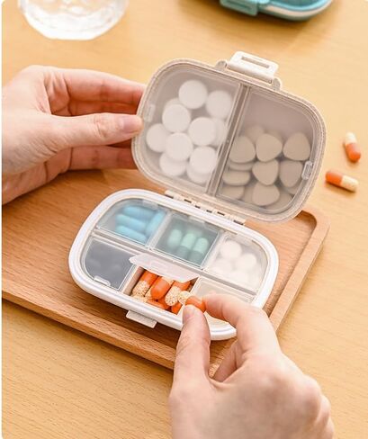 Nature Made Vitamin B12 1000 mcg., 400 Softgels Bundle with a Pill Oragnizer (2 Items) in Saudi Arabia