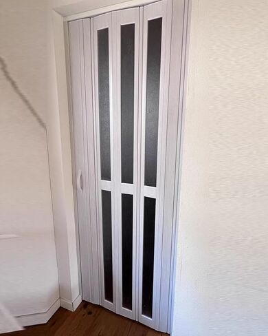 Folding Door,Folding Concertina Doorway Divider, Accordion Pet-Proof Partition for Patio, Bathroom & Laundry, Sliding Screen with Handle (26x40in) - Space Saver & Easy Install in Saudi Arabia