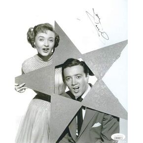 Athlon Sports CTBL-022826 8 x 10 in. Jane Powell Signed Vintage Black & White Photo - JSA Hologram No. DD32821 in Kuwait