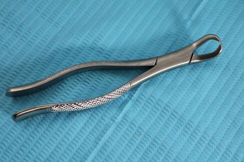 New German Stainless Set of 10 Each EXTRACTING Forceps Extraction Dental Instruments in Saudi Arabia