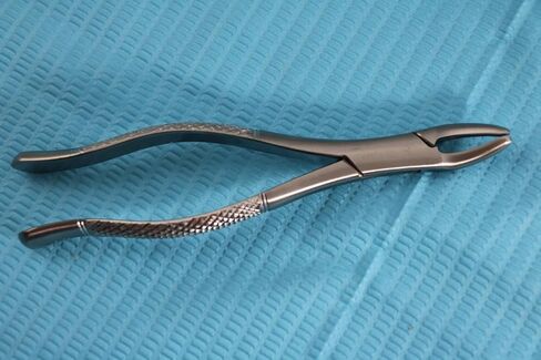 New German Stainless Set of 10 Each EXTRACTING Forceps Extraction Dental Instruments in Saudi Arabia