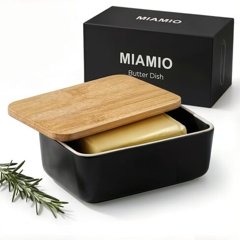 MIAMIO - طبق زبدة سيراميك مع غطاء للسطح، يحمل 2 عصا من الزبدة/حامل الزبدة وحاوية مع غطاء من الخيزران، طبق زبدة للثلاجة (أسود) in Kuwait
