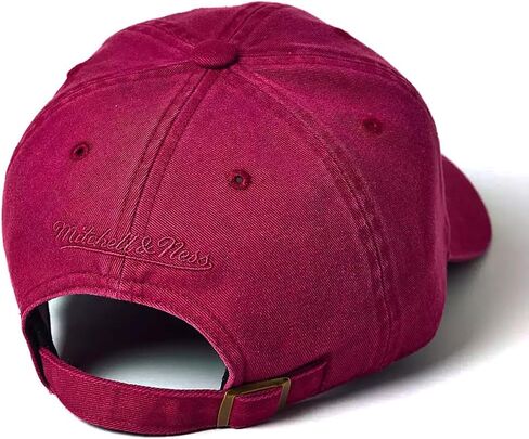 قبعة Mitchell & Ness NY New York Yankees Classic Dad Strapback، قبعة قابلة للتعديل باللون العنابي in Kuwait