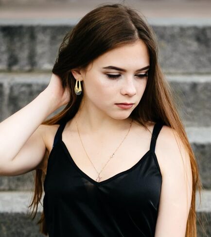 SweYone 14k Gold Plated Amber Resin Hoop Earrings for Women Trendy, Hypoallergenic Chunky Gold Earrings Jewelry Gifts for Sensitive Earlobes, Gifts for Her in Saudi Arabia