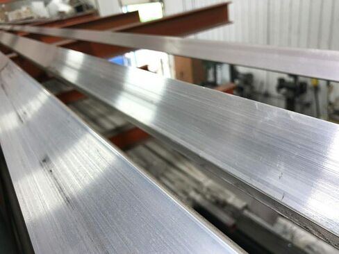 6063 T52 زاوية ألومنيوم 1 بوصة × 3 بوصة × 48 بوصة طويلة وسمك 1/8 بوصة in Kuwait