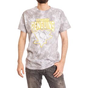 تي شيرت رجالي بأكمام قصيرة يحمل شعار فريق Calhoun NHL Surf & Skate وشعار Cloud Tie Dye in Saudi Arabia