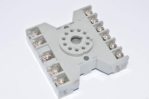 IDEC SR3P-06 مقبس التتابع، 11PIN، 10A، 300V in Saudi Arabia