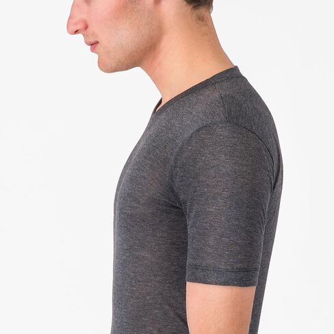 CASTELLI Men’s Medio Short Sleeve Baselayer, Breathable Moisture-Wicking Insulated Cycling & Biking Apparel for Mild Weather in Saudi Arabia