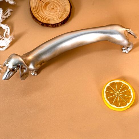 تمثال دشهند من الراتنج الصلب من تشوفي - ديكور ذهبي أنيق لسطح المكتب، هدية فريدة لمحبي الكلاب، ديكور منزلي عتيق، قطعة فنية متينة قابلة للتجميع (9.09 بوصة) in Kuwait