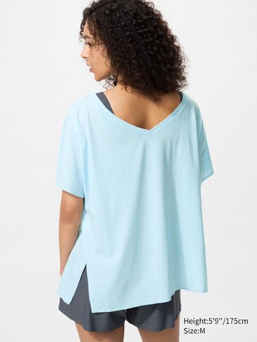 تي شيرت Uniqlo AIRism مريح برقبة على شكل حرف V | 2 الطريق in Saudi Arabia