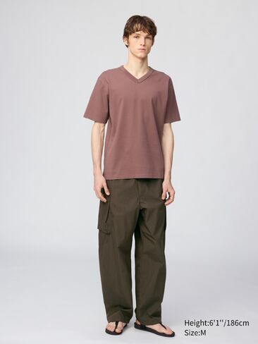 تي شيرت Uniqlo برقبة على شكل حرف V in Kuwait