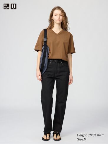 تي شيرت Uniqlo برقبة على شكل حرف V in Kuwait