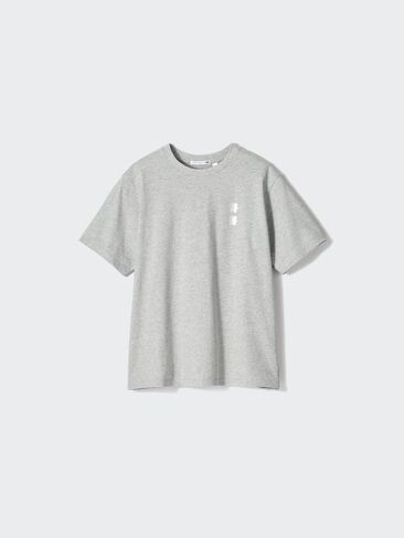 Uniqlo Graphic T-Shirt in Saudi Arabia