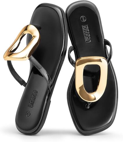 صنادل Rihero Flip Flops للنساء، صنادل مسطحة مريحة بمقدمة مربعة سهلة الارتداء في الصيف على الشاطئ مع زخرفة معدنية in Kuwait