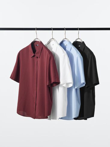 Uniqlo رايون بلوزة قصيرة الأكمام in Saudi Arabia