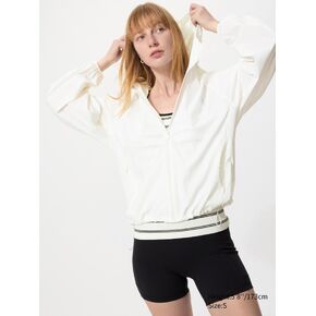 Uniqlo Pocketable UV Protection Parka in Kuwait