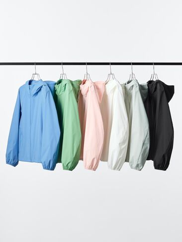 Uniqlo Pocketable UV Protection Parka in Saudi Arabia