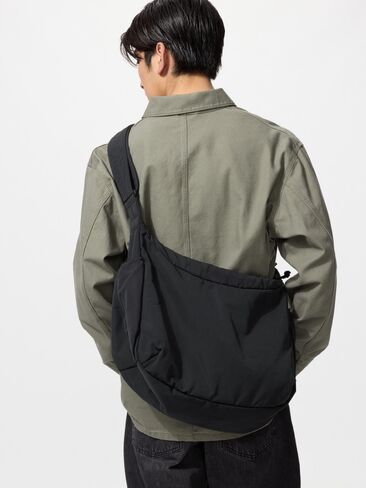 Uniqlo Puffy Shoulder Bag in Saudi Arabia