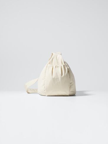 Uniqlo Puffy Shoulder Bag in Saudi Arabia