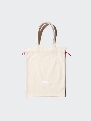 Uniqlo Gift Bag in Saudi Arabia